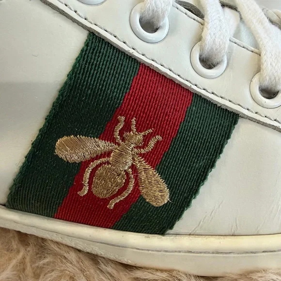 Women's Gucci Ace sneaker with beeSize 36 US 6